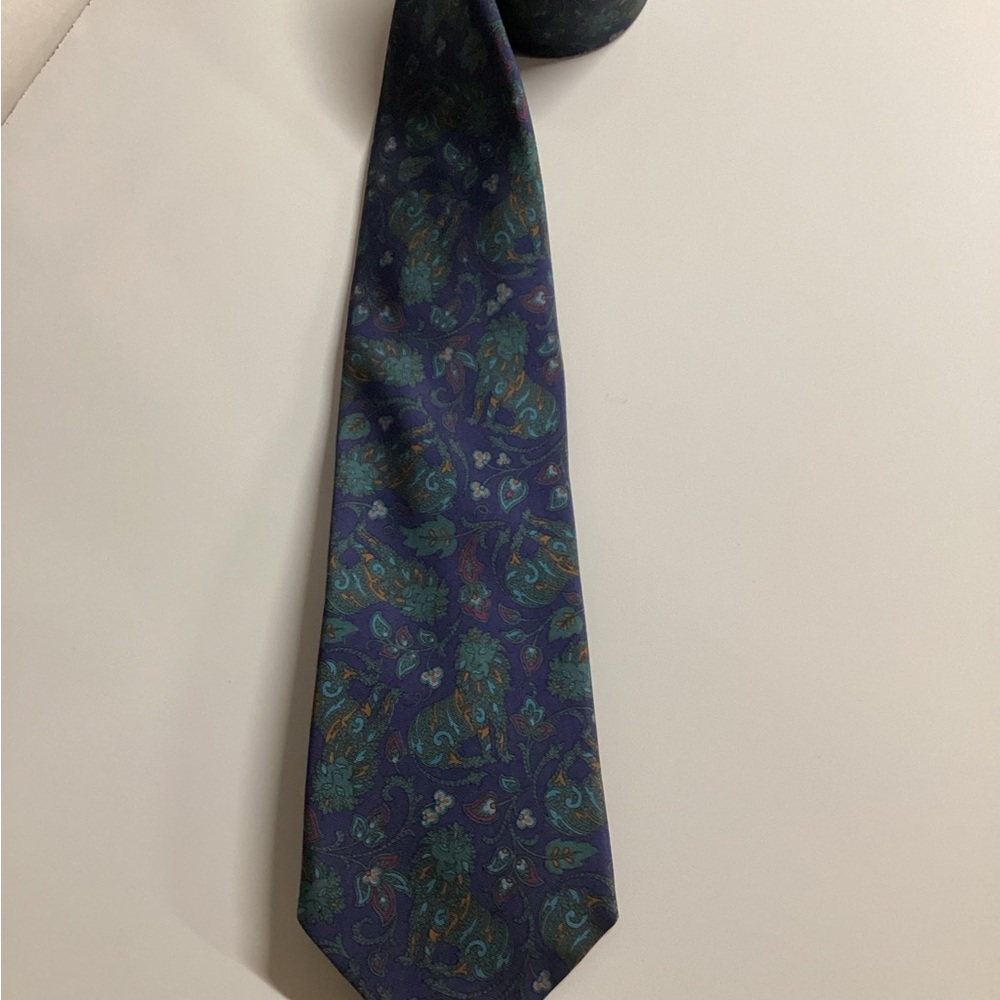 Liberty of London Navy Green Floral Lion Tie - Picture 2 of 5